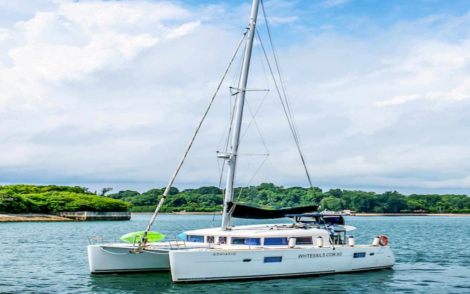 Private Yacht Charter in Singapore Gallery Image