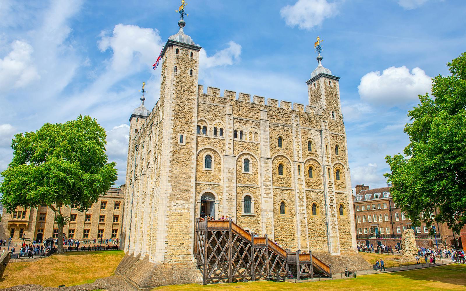 Tower of London Tickets with Access to the Crown Jewels Gallery Image