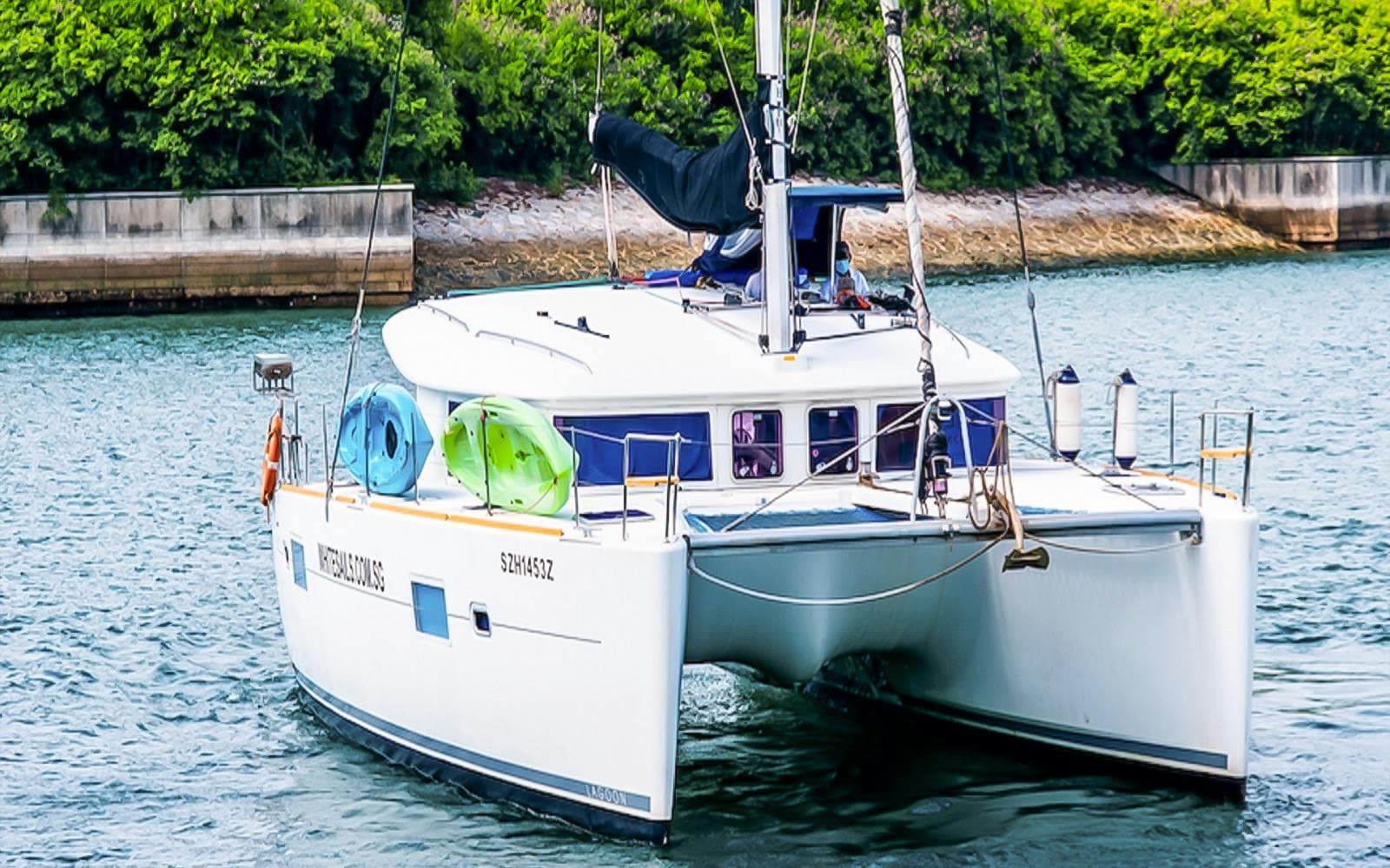 Private Yacht Charter in Singapore Gallery Image