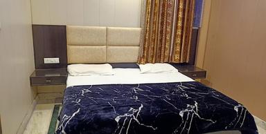 hotel room main image