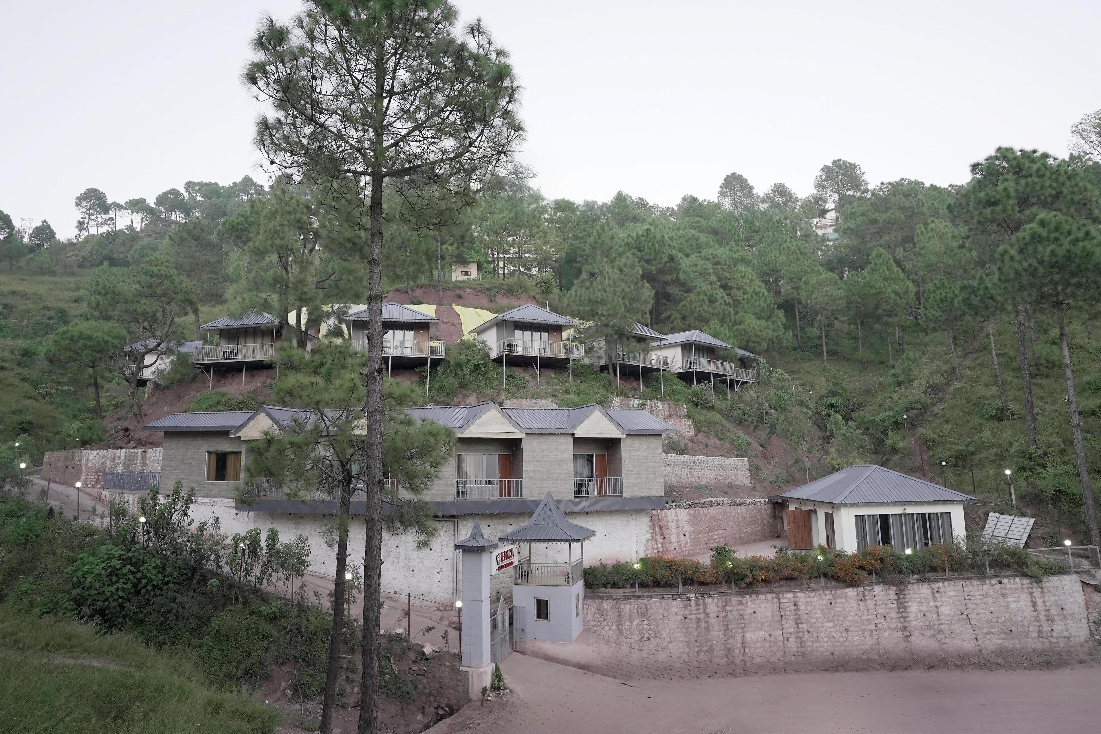 Erica Hills Resorts image 2