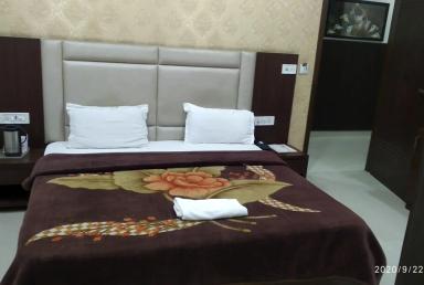 hotel room main image
