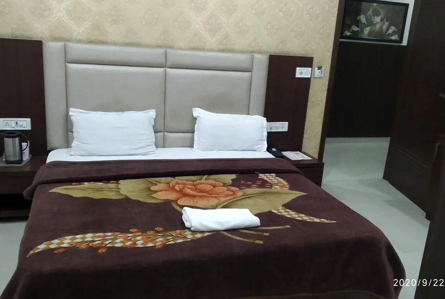 HOTEL POPULAR image 4