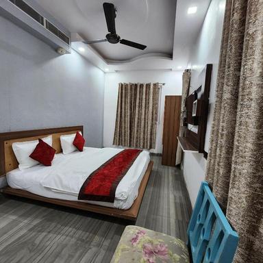 hotel room main image
