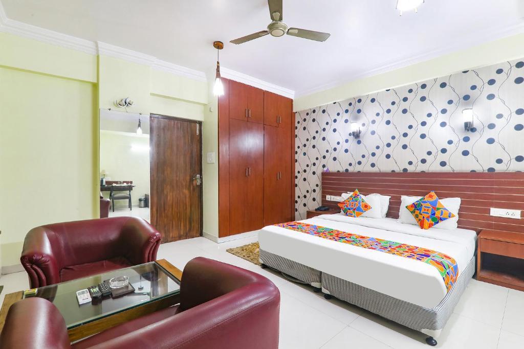 FabHotel Royal Ville image 2