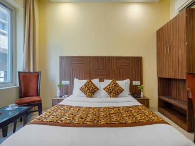 hotel room main image hotel room main image