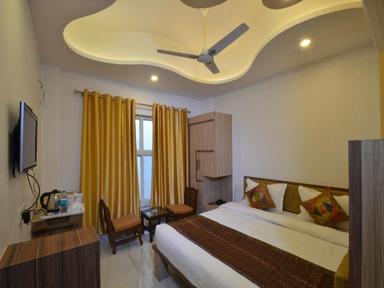 hotel room main image