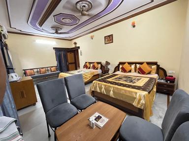 hotel room main image