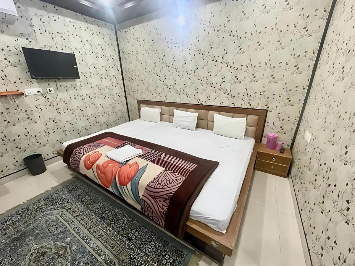 Hotel Awadh Vilas image 2