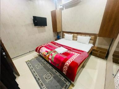 hotel room main image