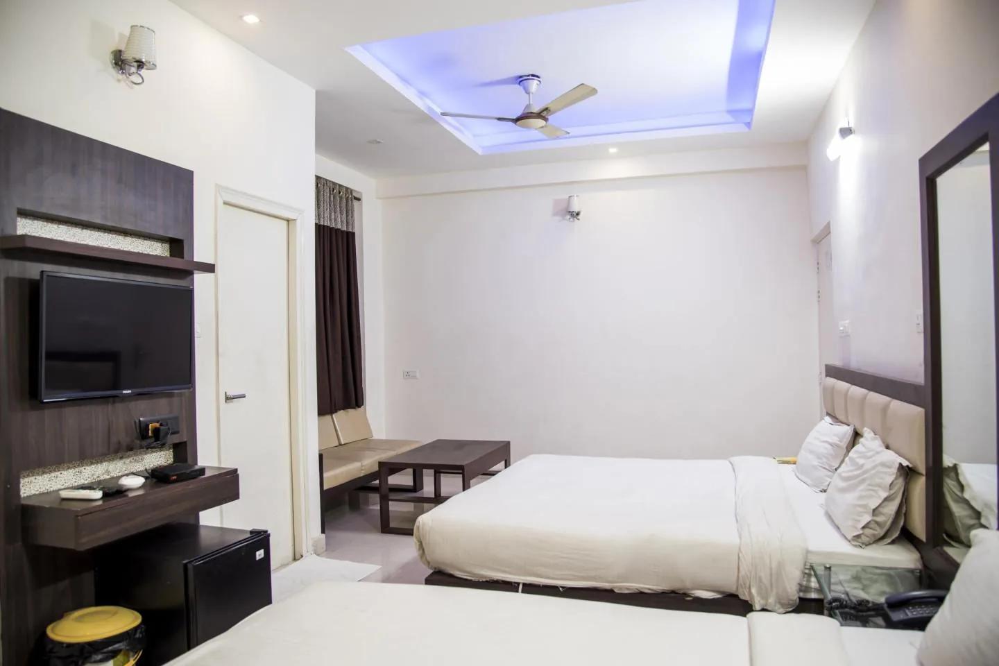 Hotel Golden Sky, Lucknow image 3