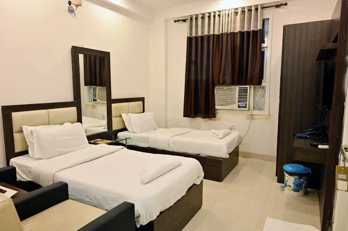 Hotel Golden Sky, Lucknow image 1