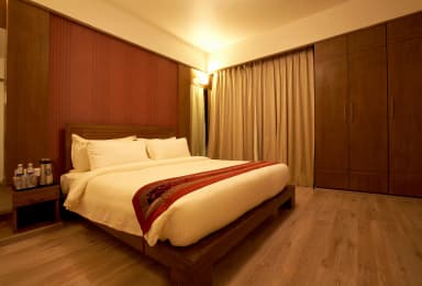 hotel room main image