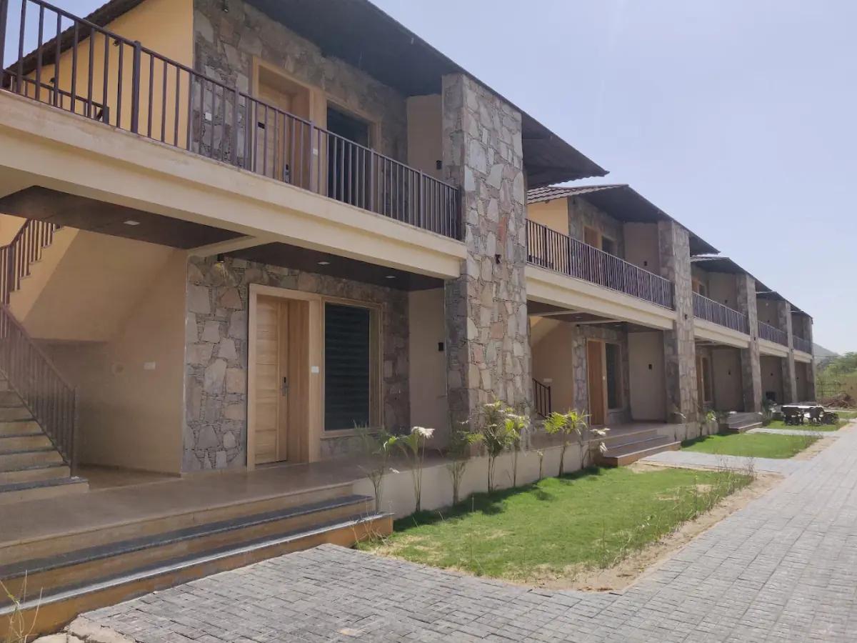 Jollywood Banquet and Resort image 4