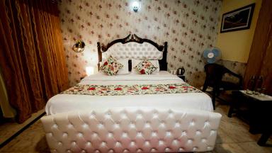 hotel room main image