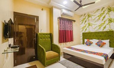 hotel room main image