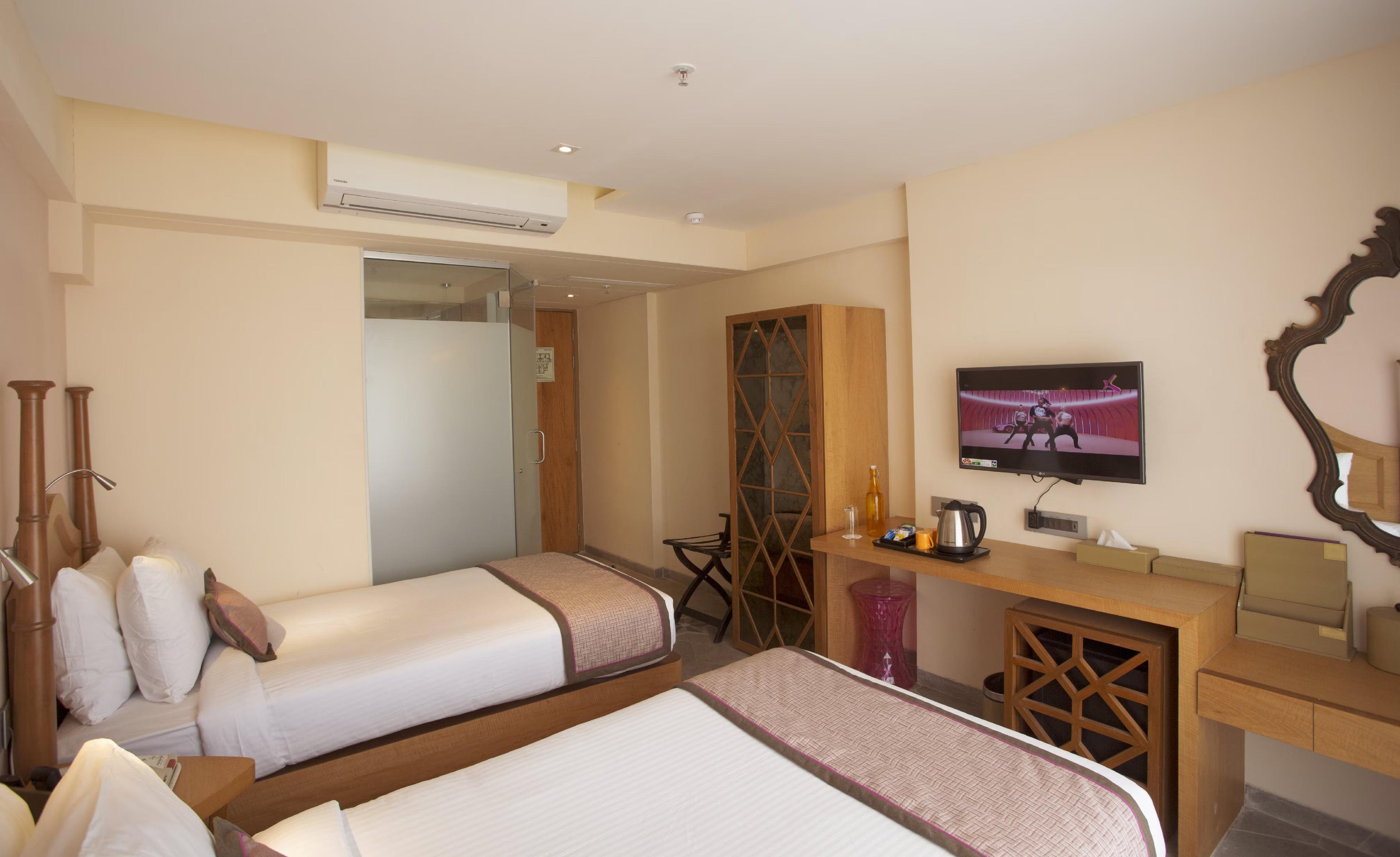 HOTEL AUREOLE image 1