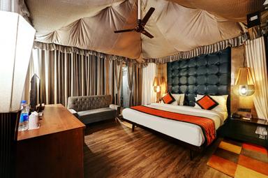 hotel room main image