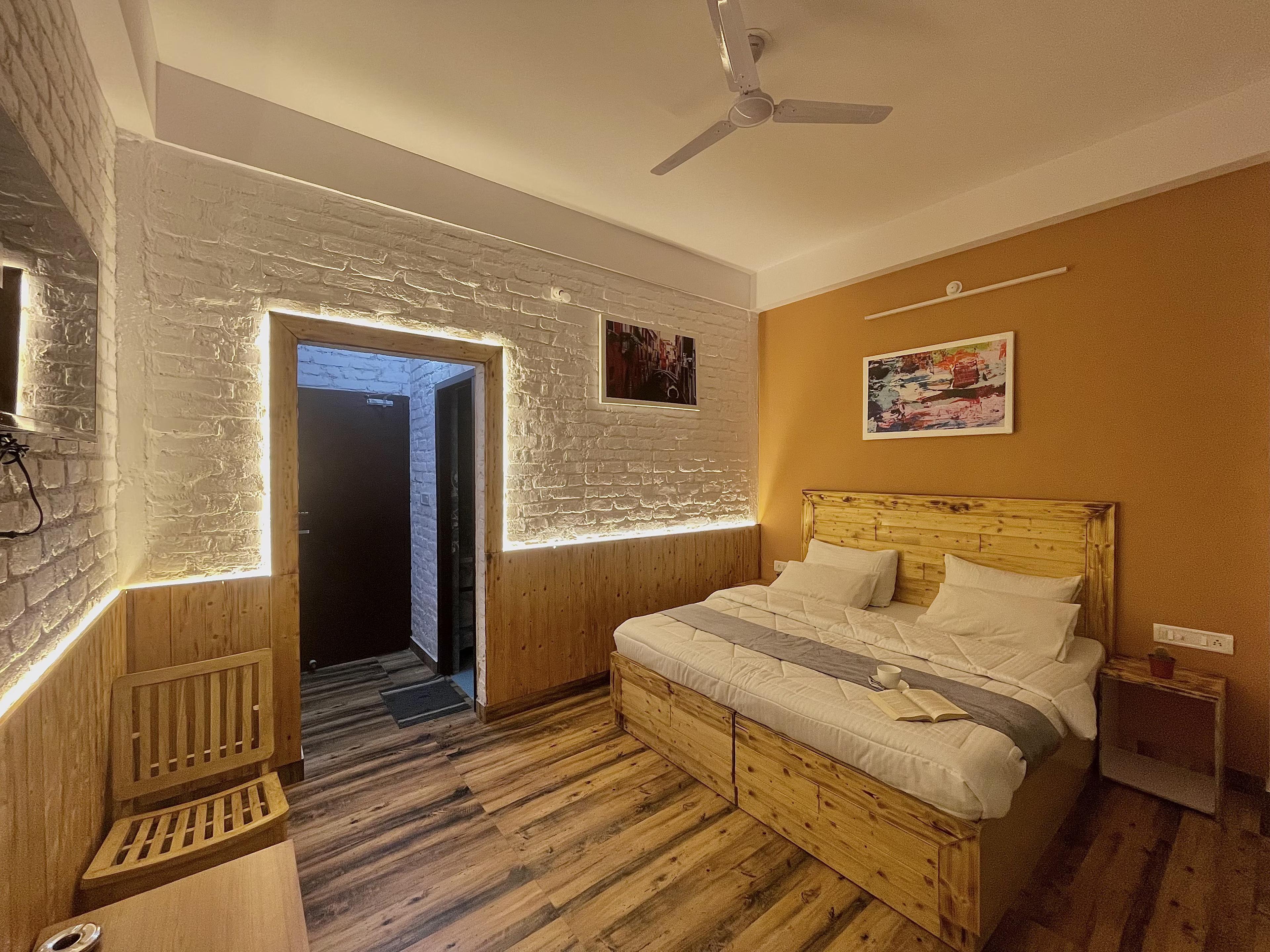 High and Seek Homestay| Mountain-facing Rooms image 2