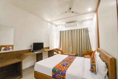 hotel room main image