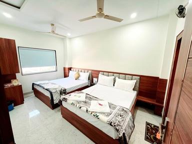 hotel room main image