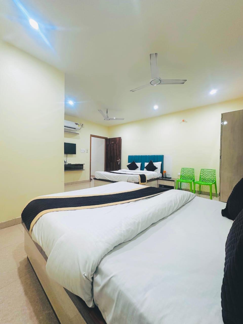 Hotel Medhya Grand image 4