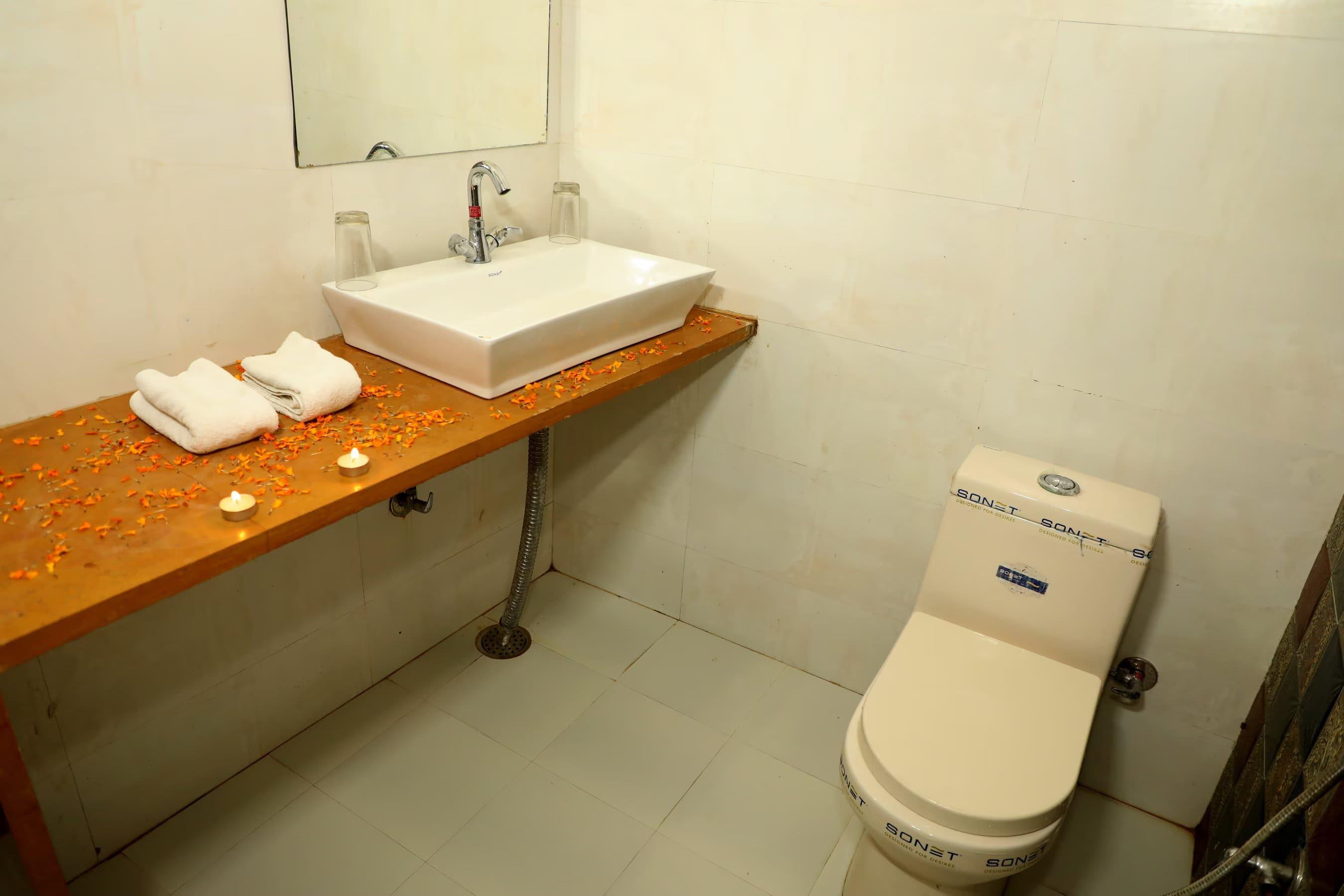 Hotel Meera Mahal image 2