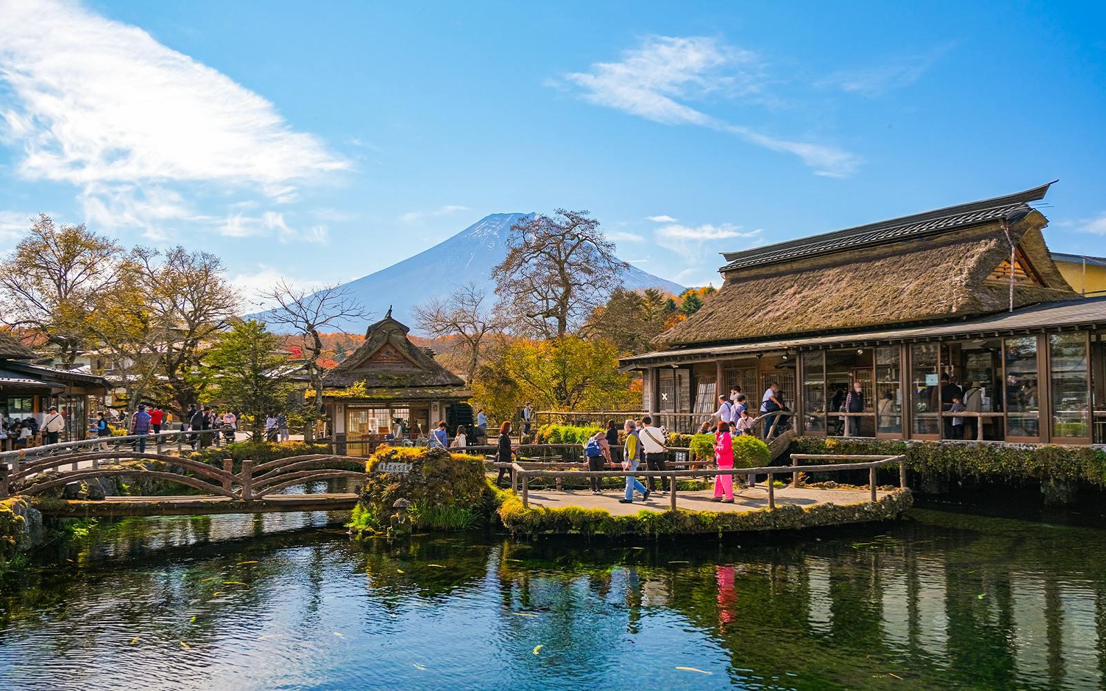Mount Fuji Tour with Hakone Ropeway, Lake Ashi, Hakone Shrine, & More Image 5 Mount Fuji Tour with Hakone Ropeway, Lake Ashi, Hakone Shrine, & More Gallery Image