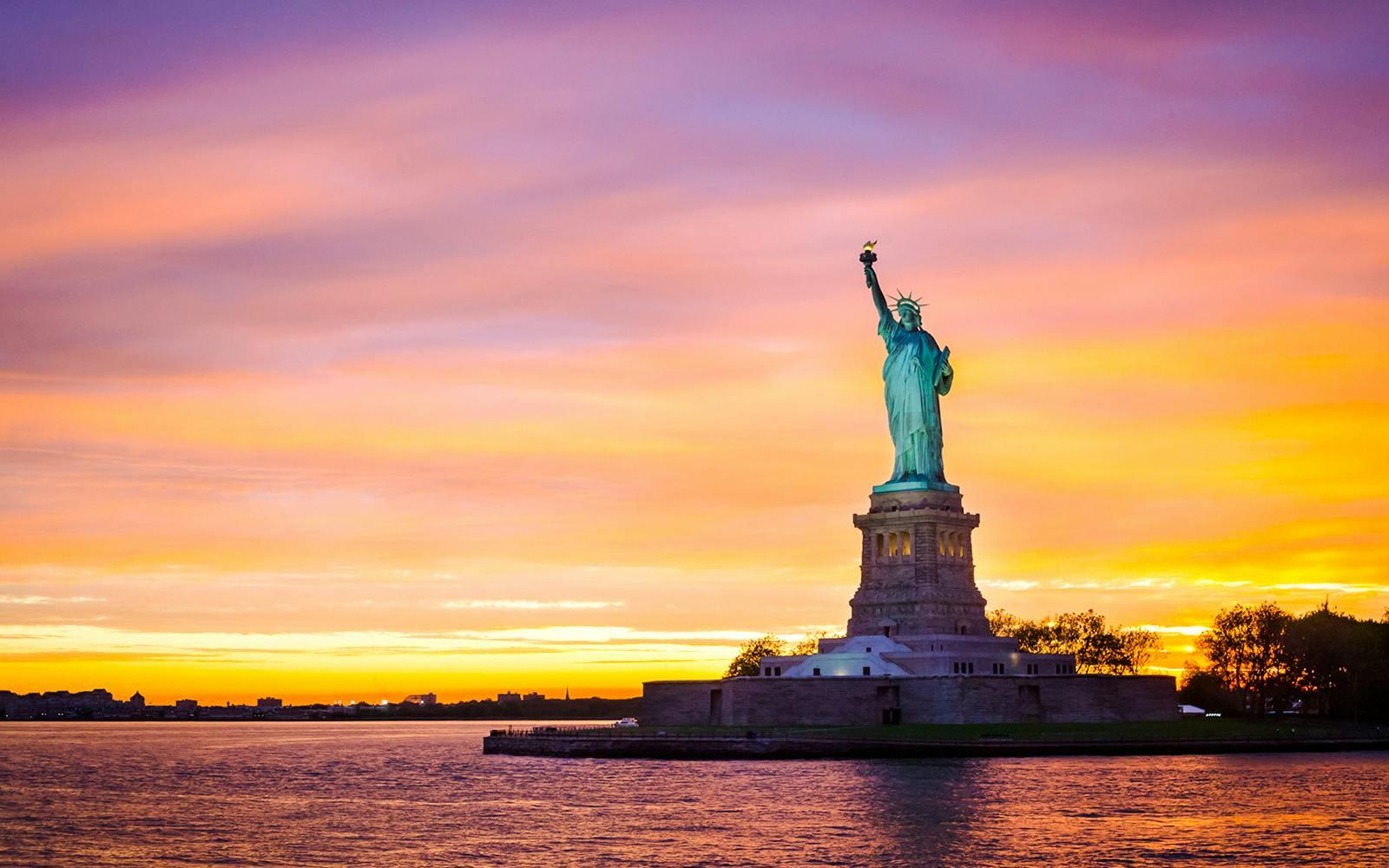 Statue of Liberty & Ellis Island Tickets Image 9 Statue of Liberty & Ellis Island Tickets Gallery Image