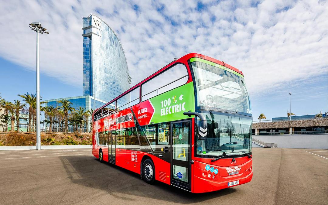 Barcelona City Tour: Hop-on Hop-off Bus Tour Image 1 Barcelona City Tour: Hop-on Hop-off Bus Tour Gallery Image