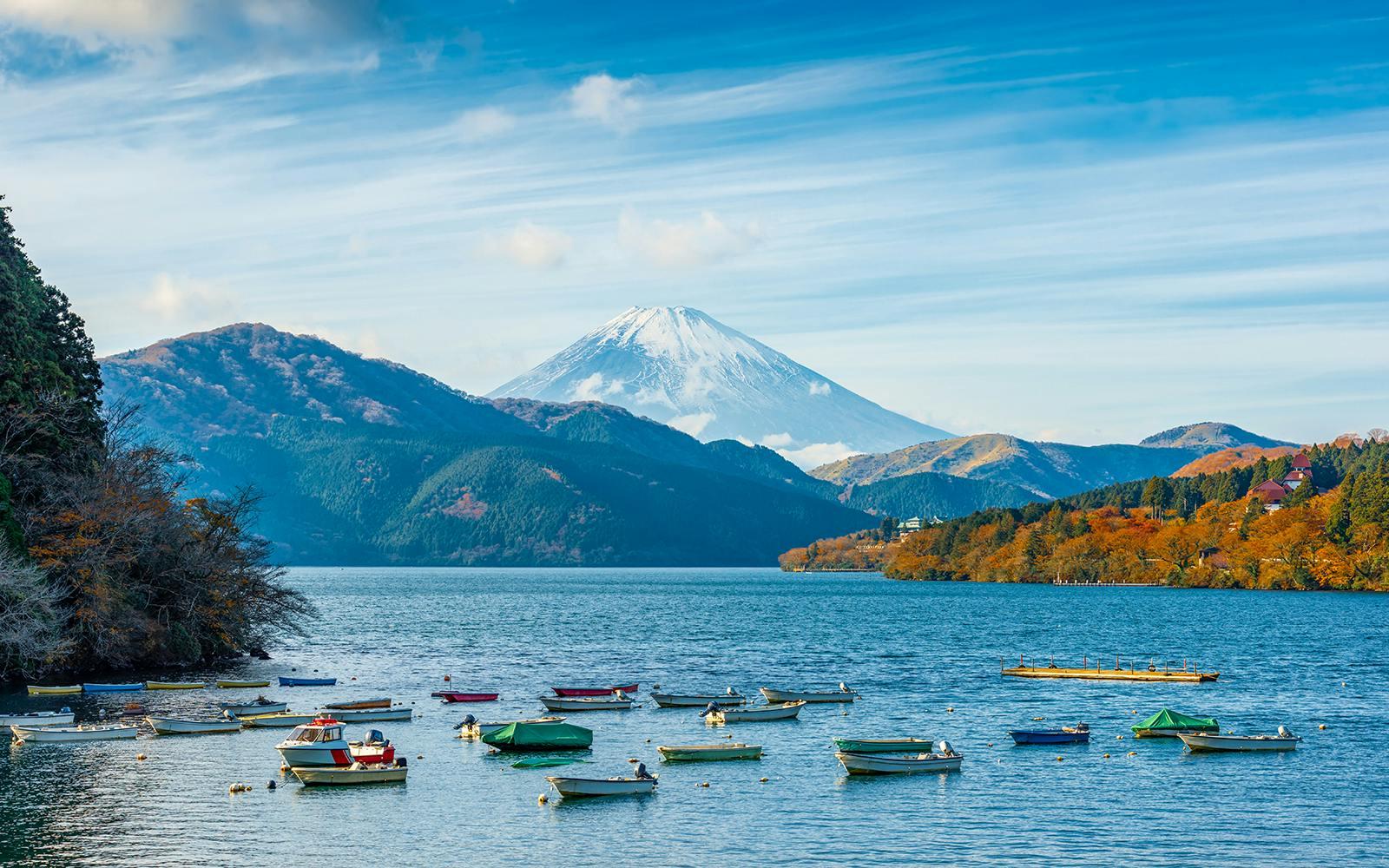 Mount Fuji Tour with Hakone Ropeway, Lake Ashi, Hakone Shrine, & More Image 3 Mount Fuji Tour with Hakone Ropeway, Lake Ashi, Hakone Shrine, & More Gallery Image