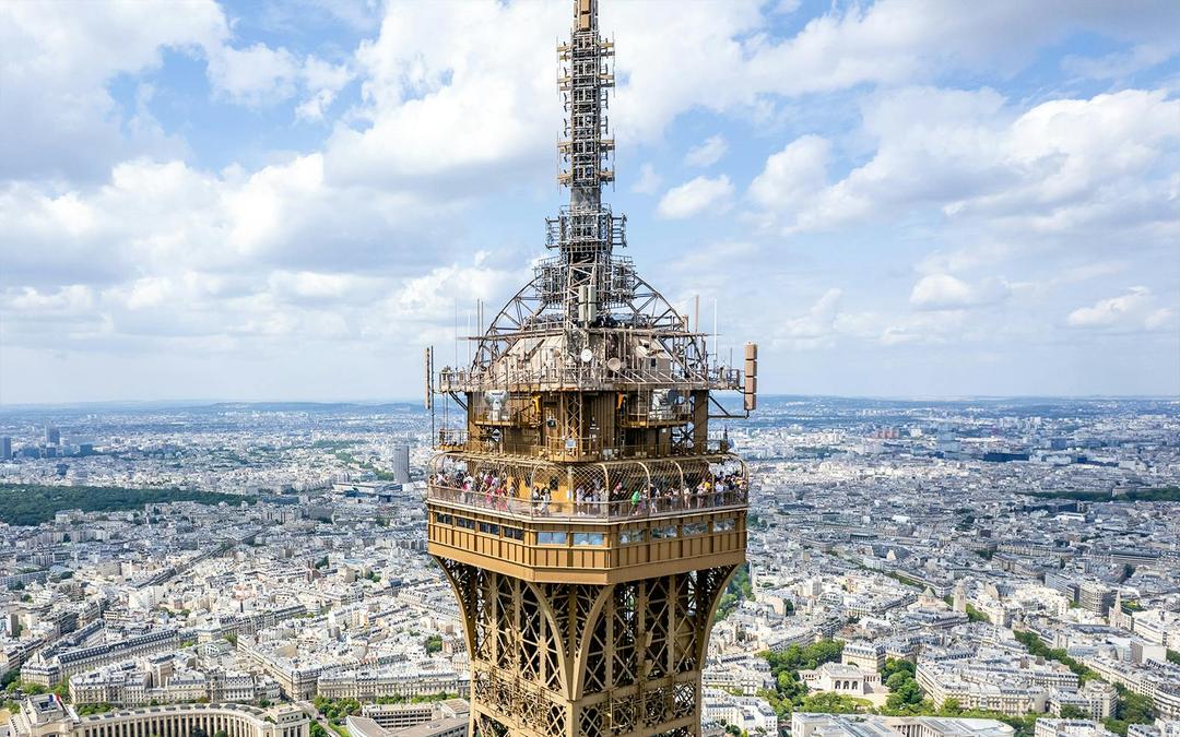 Eiffel Tower Dedicated Reserved Summit Access by Elevator Image 3 Eiffel Tower Dedicated Reserved Summit Access by Elevator Gallery Image