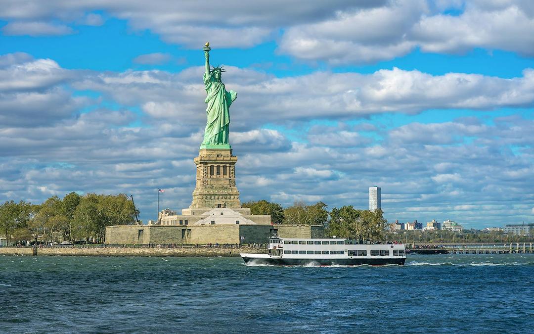 Statue of Liberty & Ellis Island Tickets Image 1 Statue of Liberty & Ellis Island Tickets Gallery Image
