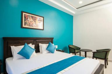 hotel room main image hotel room main image