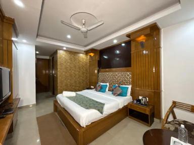 hotel room main image hotel room main image