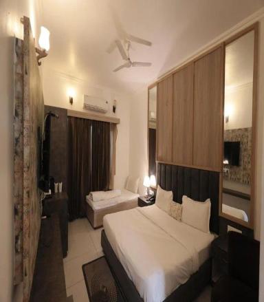 hotel room main image hotel room main image