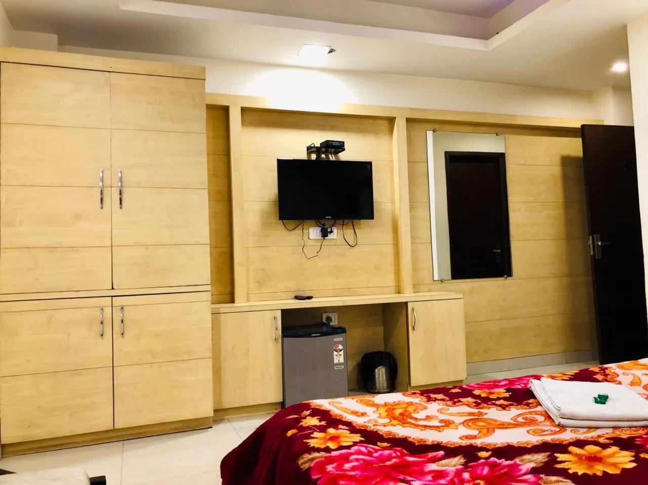 Hotel Parkside Grand Navjyoti Hotel Parkside Grand Navjyoti image 1