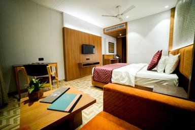 hotel room main image hotel room main image