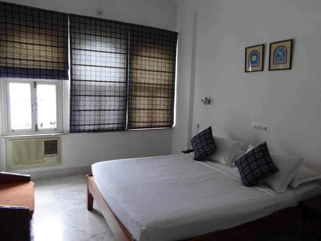 Jaiwana Haveli - Lake Facing Hotel Jaiwana Haveli - Lake Facing Hotel image 1